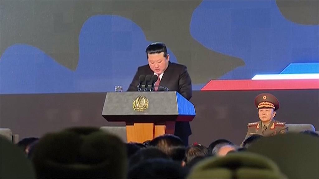 北朝鮮軍武裝備展 金正恩:美敵對政策「不會改變」