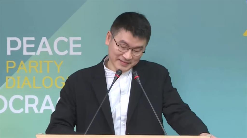 被問是否擔心被列入台獨頑固分子?梁文傑「偷笑3秒」回:我個人並不重要