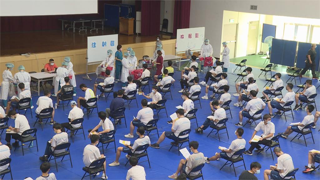 恐撞段考!BNT延遲各縣市延後施打 北市19所學校受影響