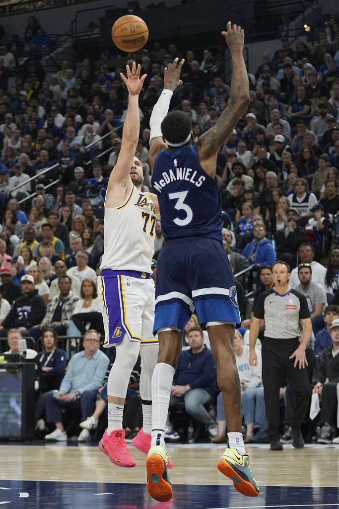 NBA( 影)/最後2分鐘報告出爐 裁判沒吹犯規間接導致湖人輸球?