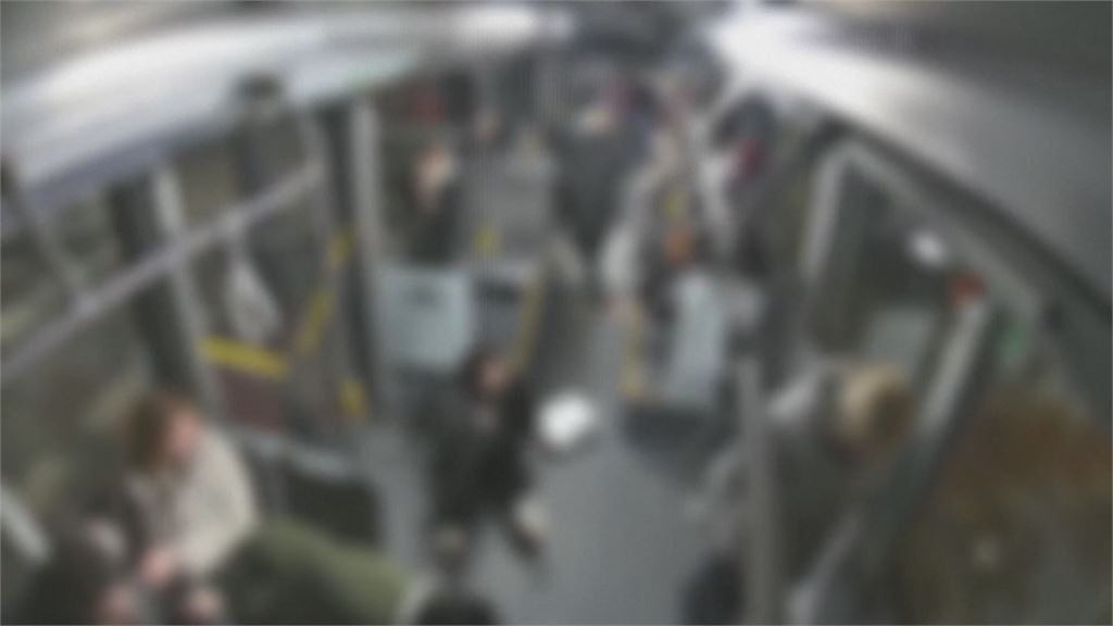 愛沙尼亞離奇交通事故！　快遞機器人撞公車9乘客傷