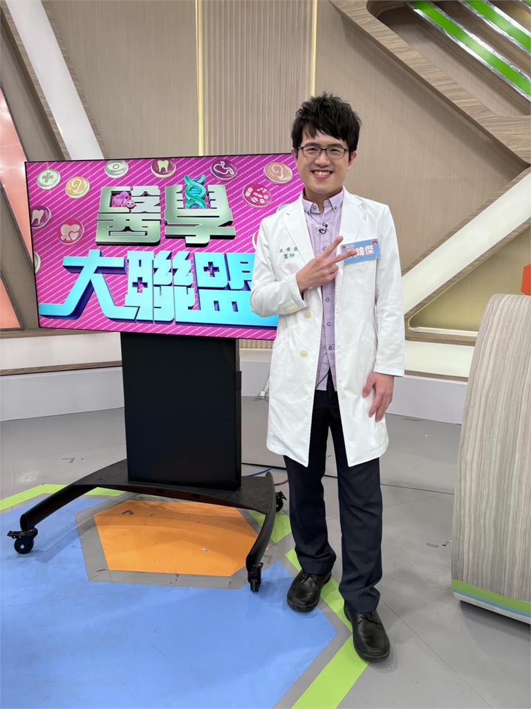 《醫學大聯盟》諧星超無奈!無尊曝外景手骨折竟被當是做效果