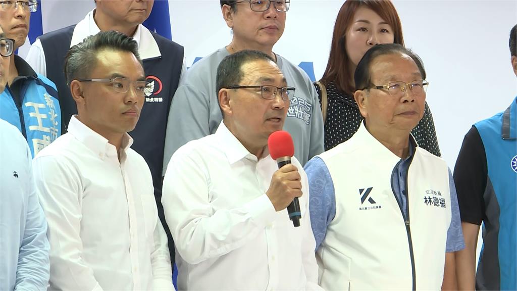 新北5立委罷免案未過 侯友宜陪同出面鞠躬謝市民
