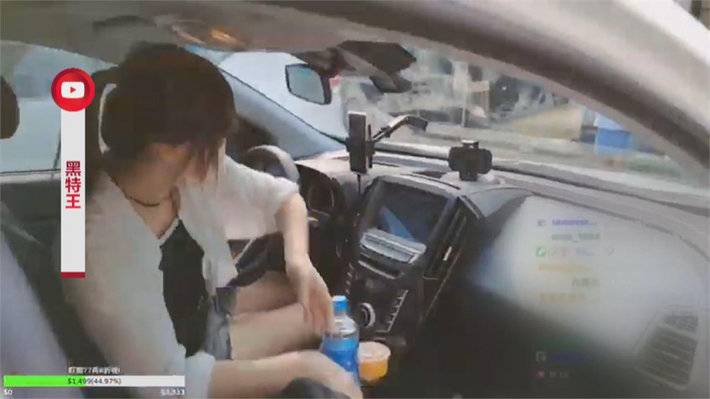 正妹直播主驚險違規全上網 國道員警不忍了要找上她!