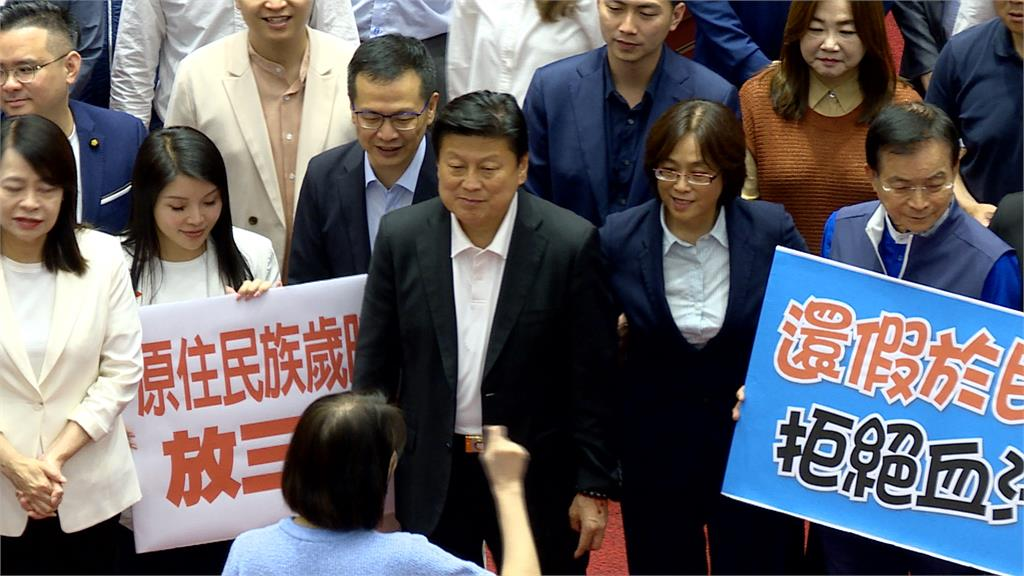 國民黨還假完急普發1萬!醫師火大寫70字曝心聲:我不就付錢養共諜?