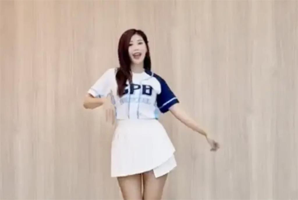 棒球(影)/中國城市棒球聯賽影片驚見中職2位「退休舊女神」!網:全抄台灣根本山寨