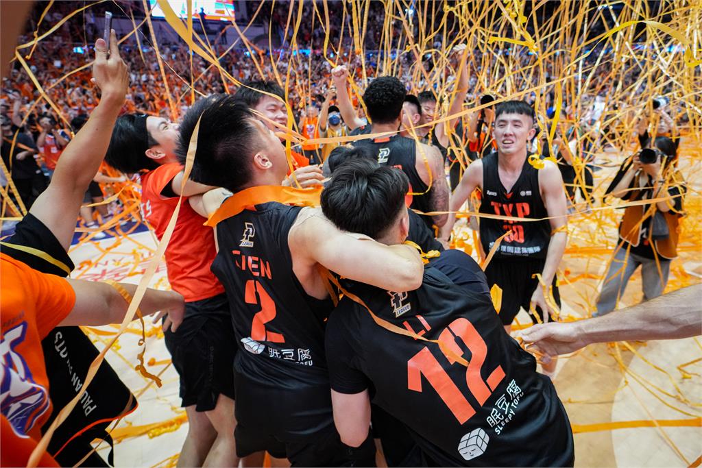 PLG/領航猿主場強碰勇士!《PLG LIVE 543》邀八點檔男神吳東諺聊籃球