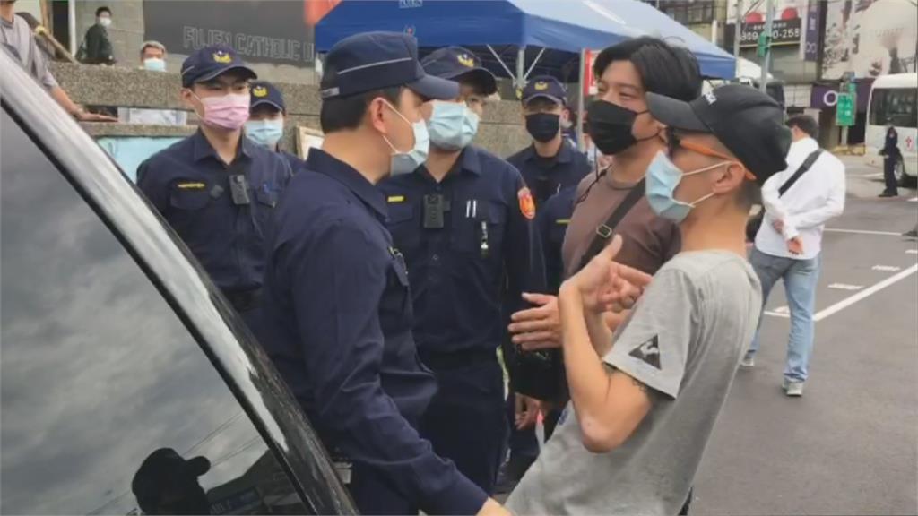 輔大發包汰換燈具 驚爆小包商苛刻工資 工人校門口抗議爆衝突