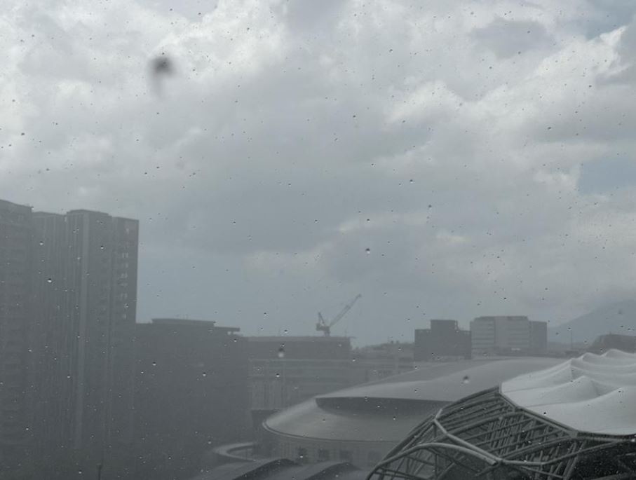 最新／雨區北擴！16縣市大雨特報　外出慎防雷擊、強陣風