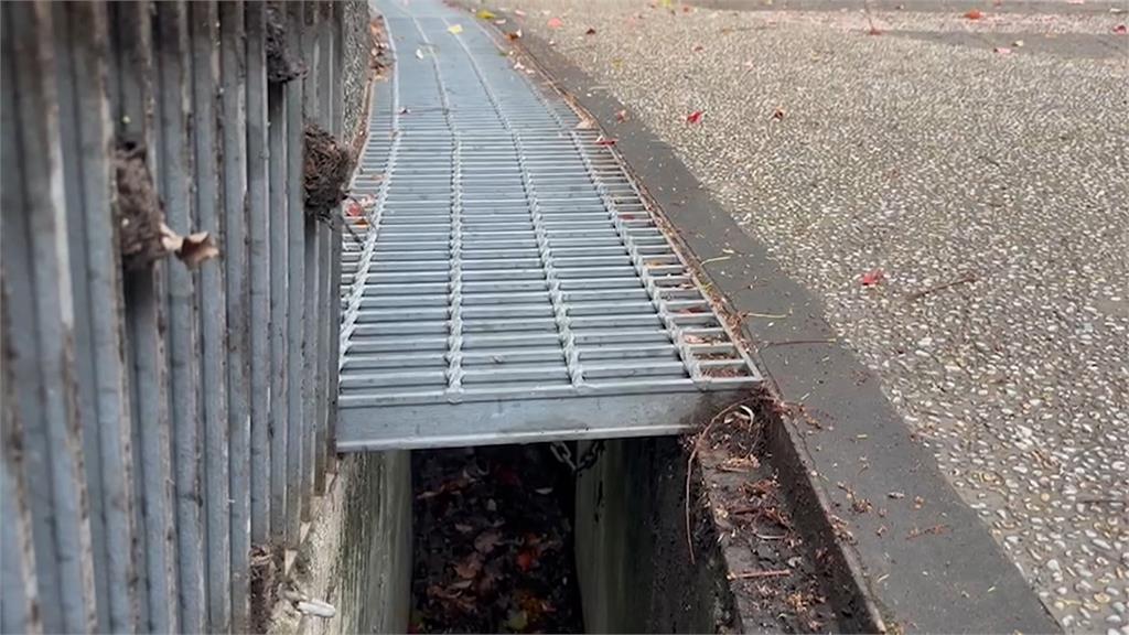 想幹嘛?校園水溝裡卡人 怪男兩度闖校園嚇壞師生