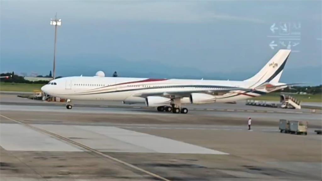 神隊友助攻！　史王專機前身＂華航客機＂　載賴總統直飛史國