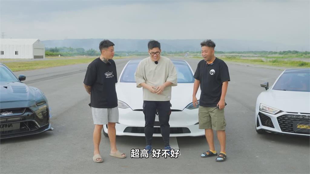 Joeman駕最快電動車對決爆改神獸　賽車手直呼：這車有夠變態