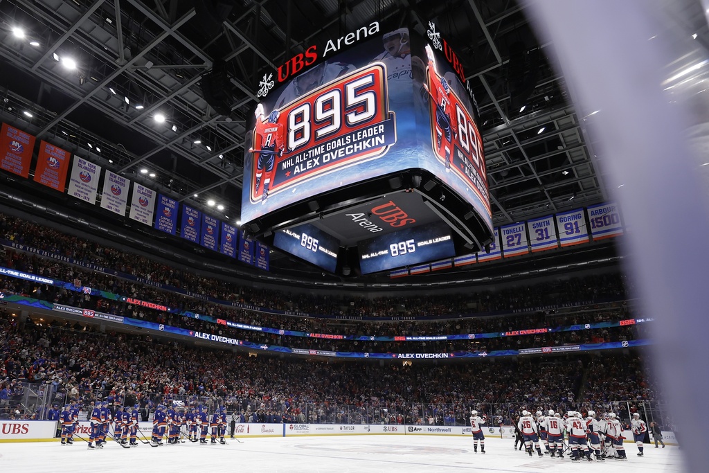 NHL(影)/Ovechkin射進生涯第895球 打破「冰球大帝」高懸31年紀錄