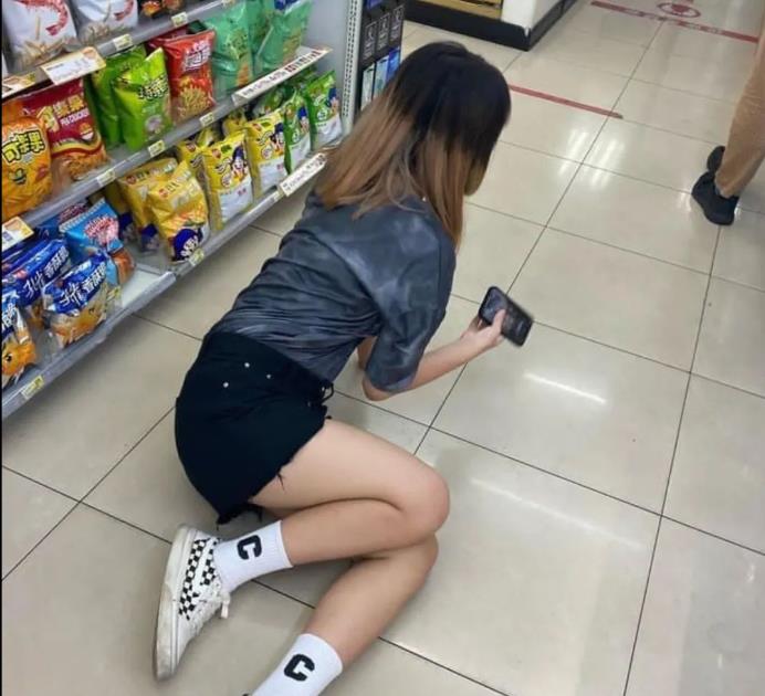 快新聞／抖音害人不淺？國一女不只捷運翻牆逃票　還疑似大鬧超商頭埋冰櫃