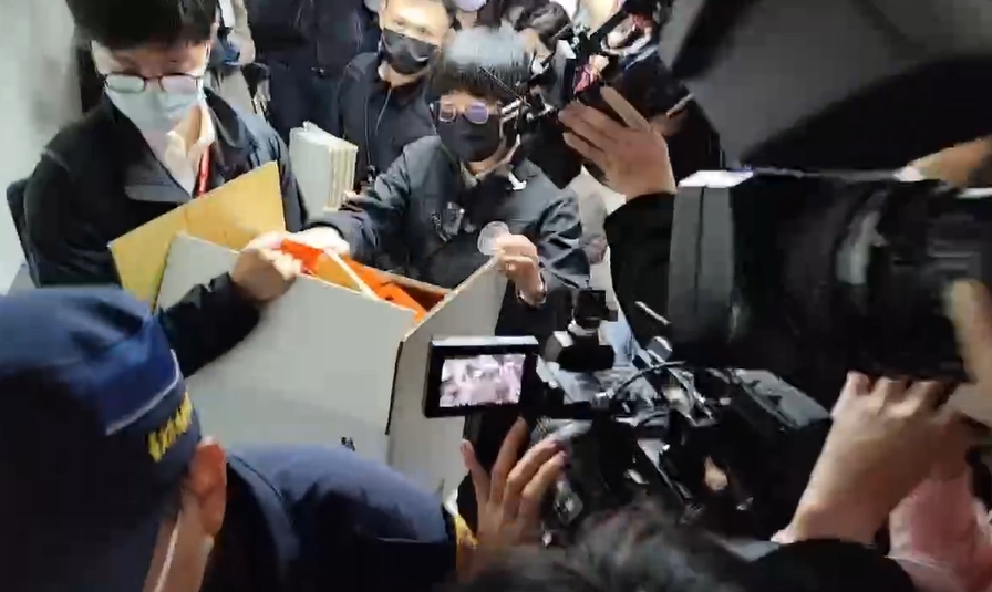快新聞/辦公室遭檢調搜索! 陳怡君喊:請大家相信我的清白