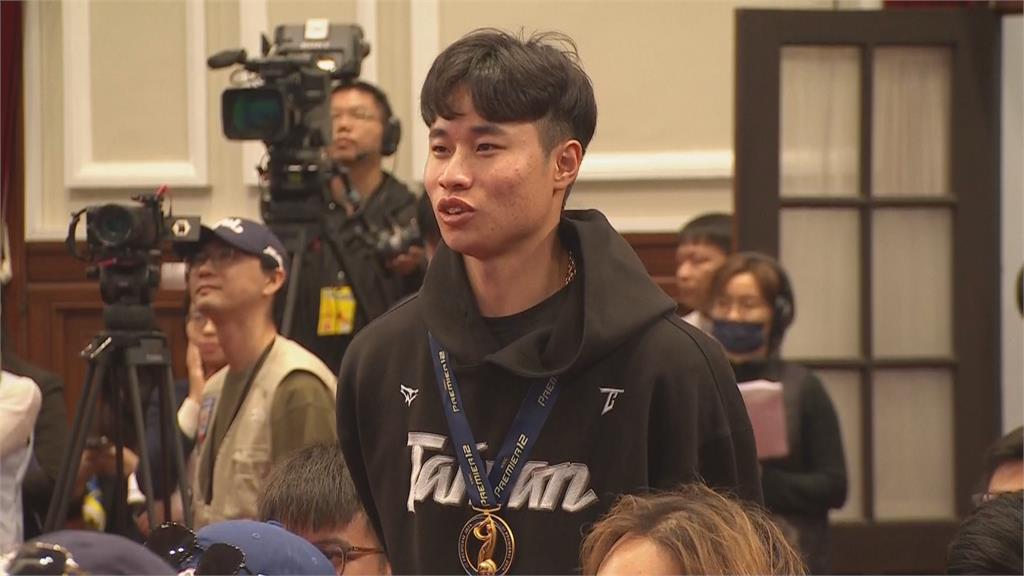 快新聞/在總統府見陳傑憲、林安可「不簡單」 賴清德:餅總明年好好表現
