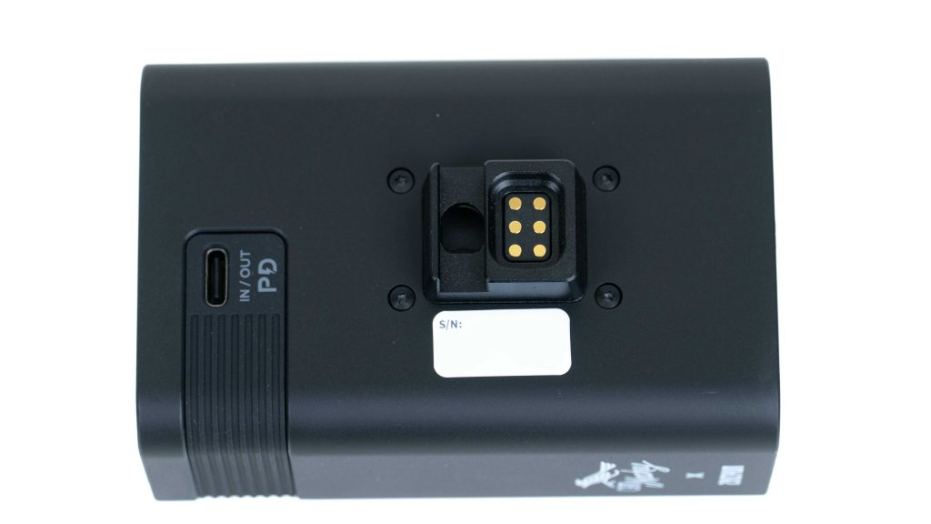 「心得」智雲 MOLUS X100 RGB PRO – 美的不像是個攝影燈