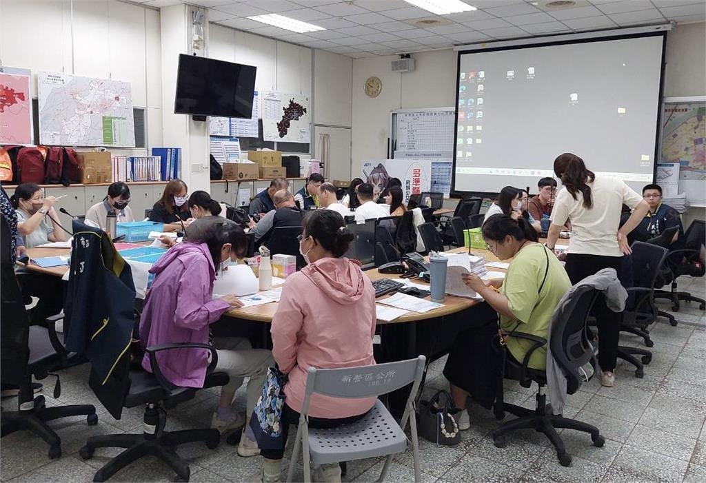快新聞/災後慰助金申請爆量!南市民政局加速審查 黃偉哲喊話「請市民放心」