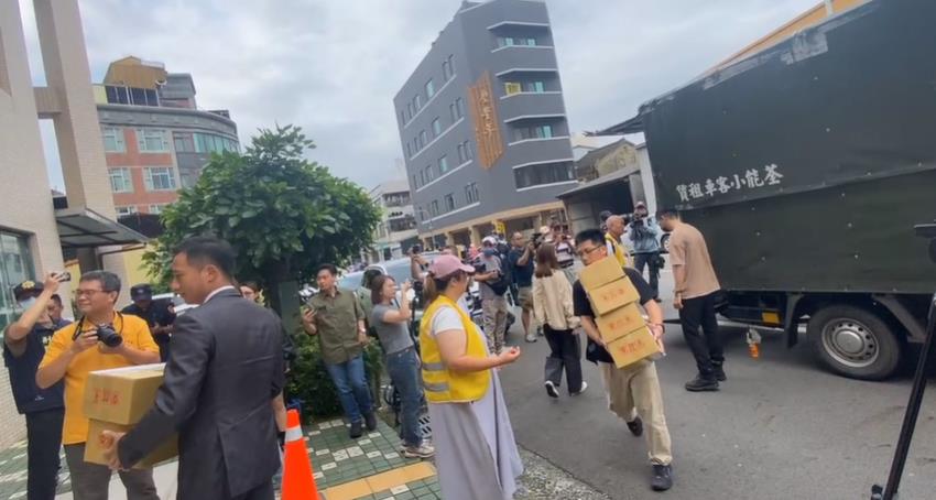 陳超明、邱鎮軍二階未破罷團不送件!網見「志工爆哭畫面」飆淚:很棒了