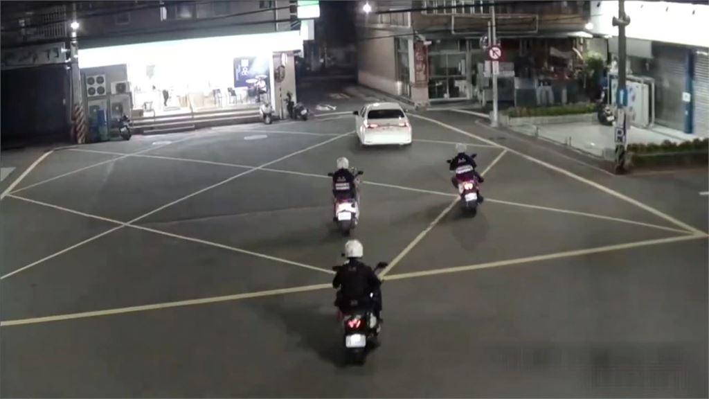 騎士違規稱上班遲到求放過　警搜身秒抓出毒品