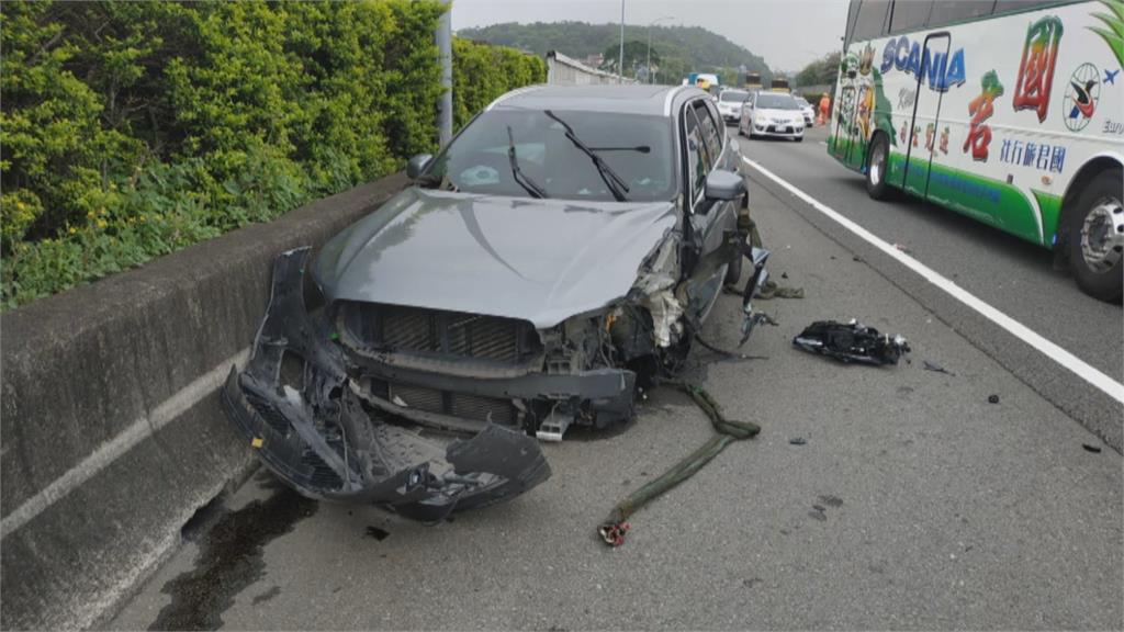 又是自駕！　「瑞典坦克」高速猛撞國道緩撞車