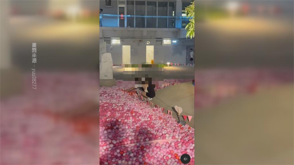 台南愛情許願池 10萬粉紅泡泡球 民眾伸手亂拿與警衛爆爭執