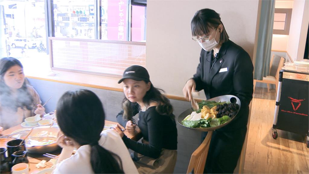 國內餐飲招手中高齡「哥姐世代」　高階主管年薪上看百萬