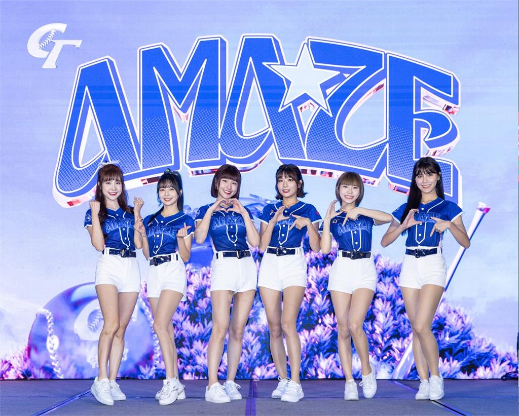 林襄、峮峮飄香海外!日媒也關注「24人應援團」直呼:美女軍團最強陣容