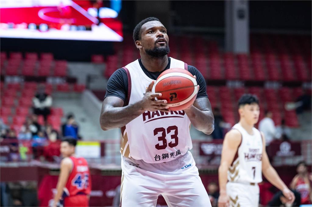 PLG(影)/獵鷹兩洋將鉑金和赤崁聯手攻下46分 主場110:86大勝鋼鐵人過好