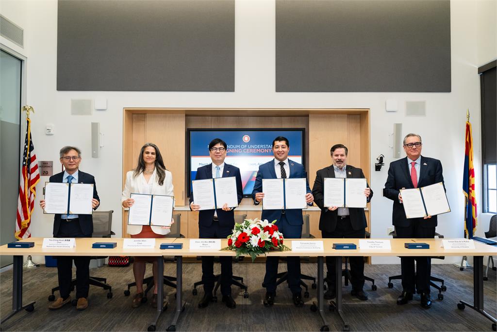 快新聞/再下一城!陳其邁前進亞利桑那「光學之谷」 促產官學六方人才MOU