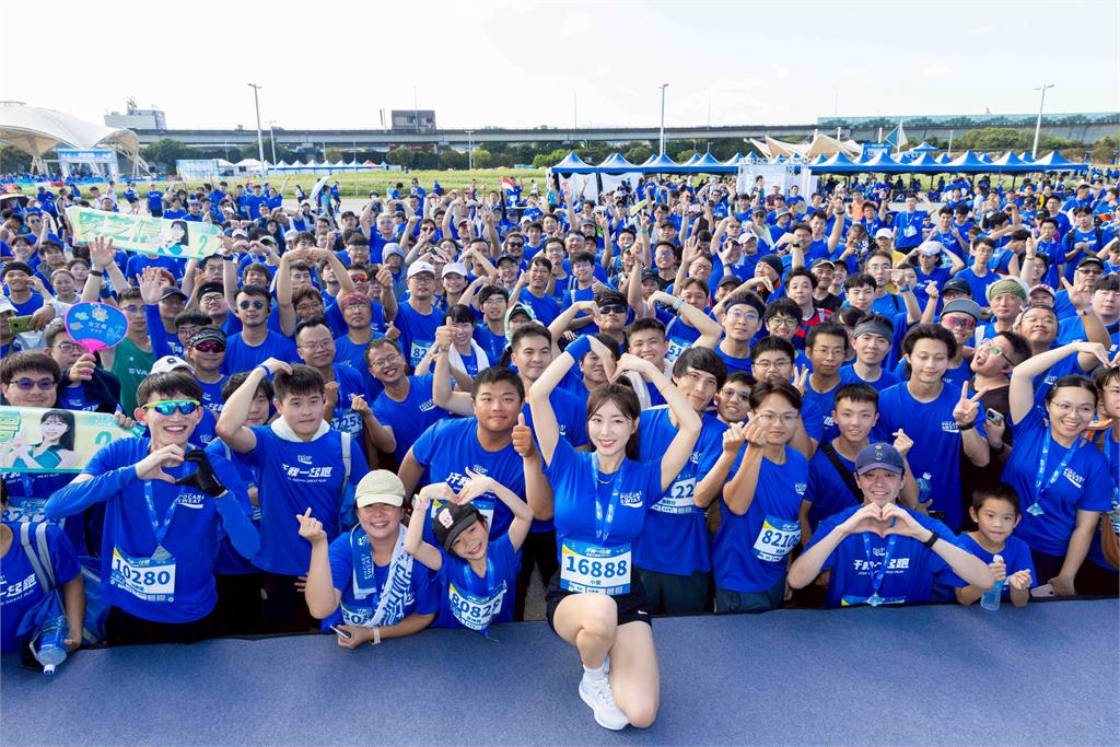 藍色浪潮再次席捲大佳河濱!第七屆寶礦力路跑「汗我一起跑」熱血登場