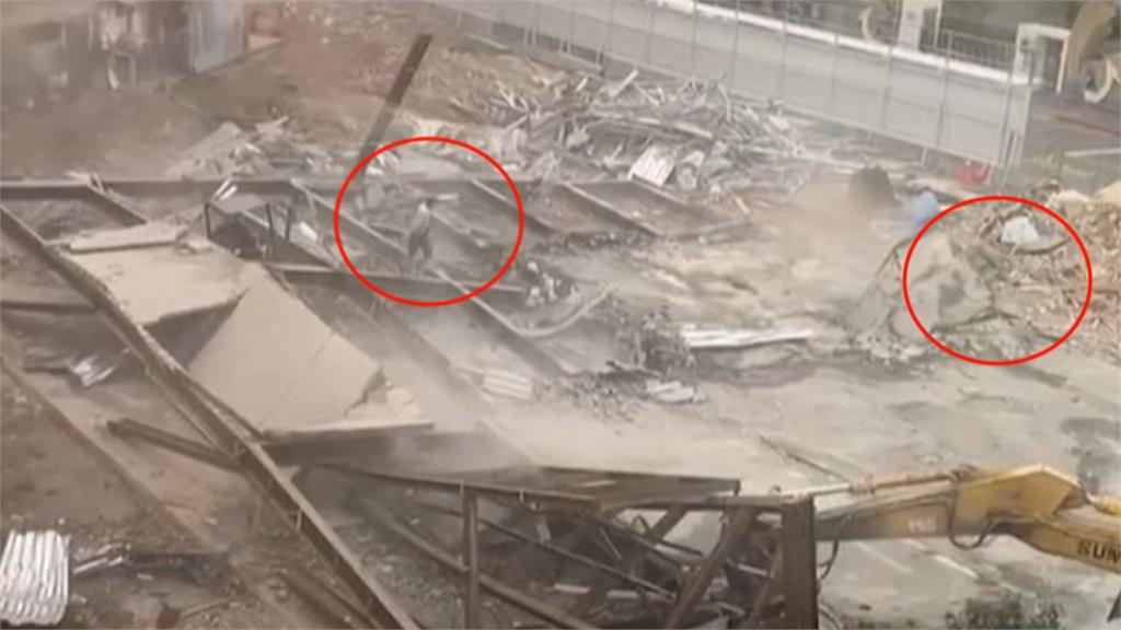 士林工地拆樣品屋「樓板坍塌」　山貓駕駛遭壓當場喪命