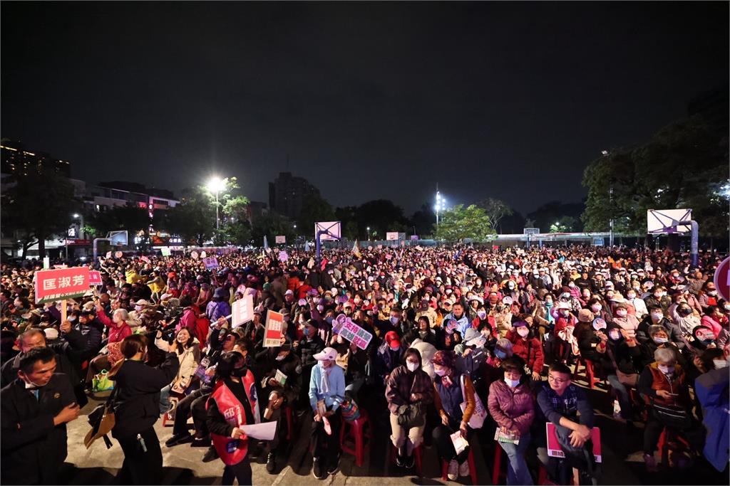 快新聞／抗癌重生拚高雄市長！初選造勢萬人集結　邱議瑩振奮喊：我準備好了