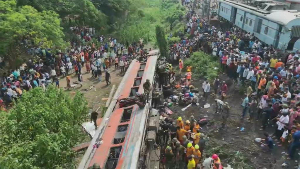 20年來最致命鐵路事故！印度3列車5分鐘內連環撞　死亡數將近300人