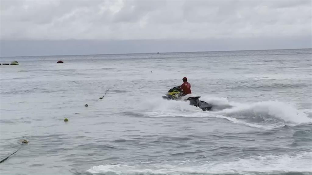 險 ！ 玩立槳遭強風吹外海　出動水上摩托車救援