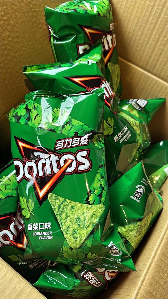 「3款怪味零食」暴漲8倍搶翻!愛買急公告「這1事」網崩潰:買不到