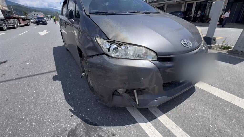 花蓮婦人騎車載孫鬼切跨２車道　遭撞翻一圈！竟是「無照上路」