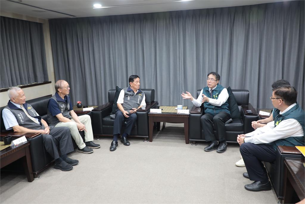 快新聞/台灣首廟天壇捐300萬助台南災後復原 黃偉哲親頒感謝狀