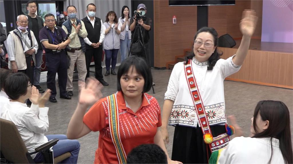 9位女縣市長不分黨派齊聚! 徐榛蔚喊話中央重視國道6號