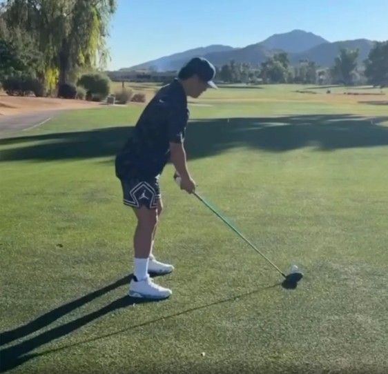 經典賽(影)／山本由伸的高球揮桿速度太驚人！前PGA名將丸山茂樹陪同練球