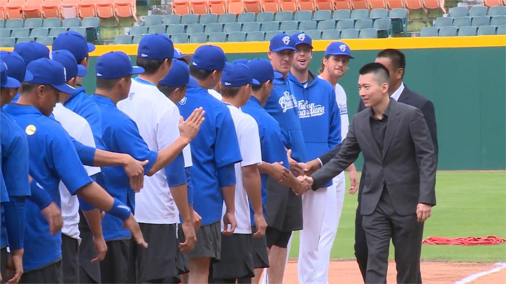 談2024總統期許!經濟優先 蔡明忠:沒飯吃還有什麼好說