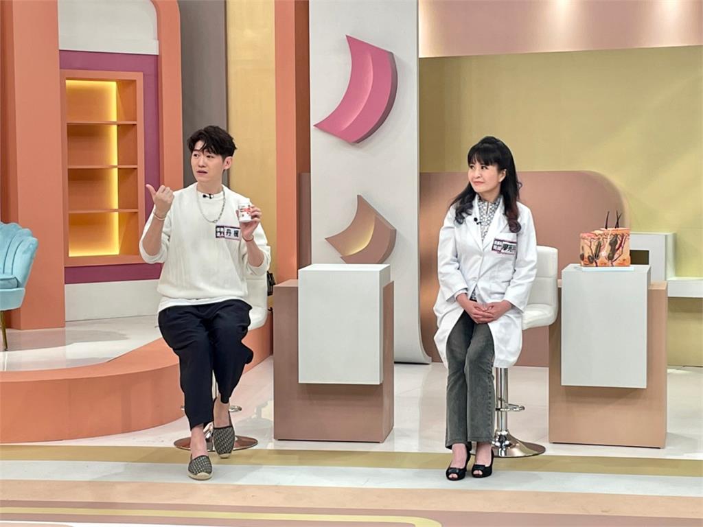 《姊妹靚起來》佩甄外景出道舊照被梁赫群問「是在鐵工廠上班嗎？」