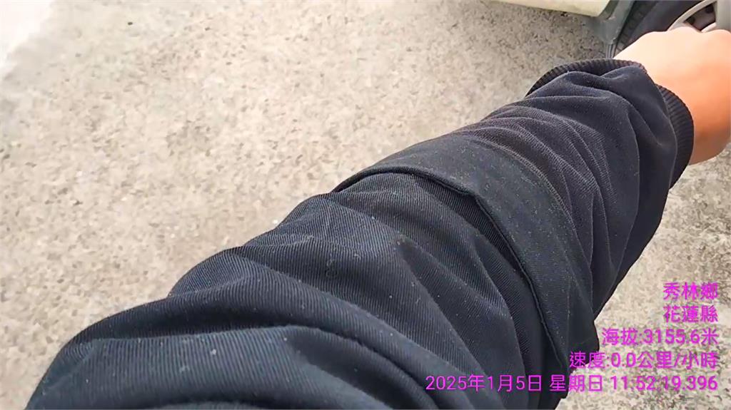 快新聞/合歡山11:55降下冰霰 唯美畫面曝光遊客嗨翻
