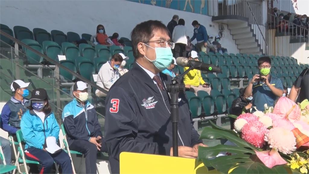 拚命三郎般跑攤! 胸悶掛急診 黃偉哲入院檢查暫無大礙