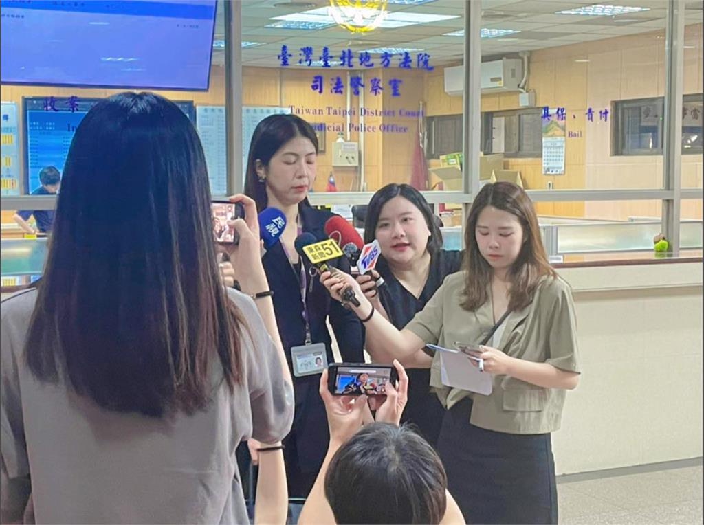 美女律師出庭「真面目鬆垮」全被攝!霸氣嗆「沒靠外貌闖天下」反擊3句KO酸民