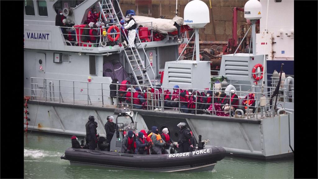 全球／27名難民魂斷英吉利海峽　引爆英法政治口水戰