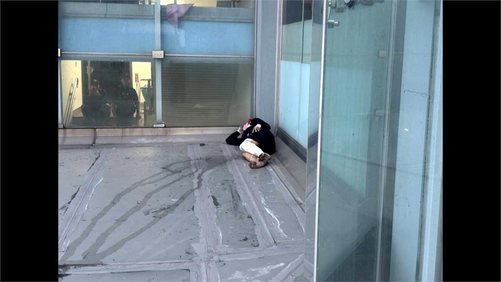 通緝犯闖鐵軌最新畫面曝　疑毒駕拒檢棄車落跑仍遭逮