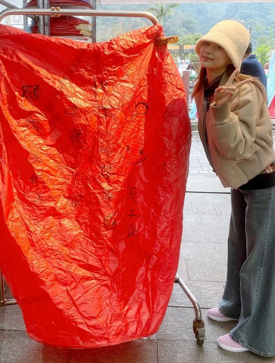 子瑜結束13天年假返南韓開工　「親民穿搭」網狂讚：完全沒明星包袱