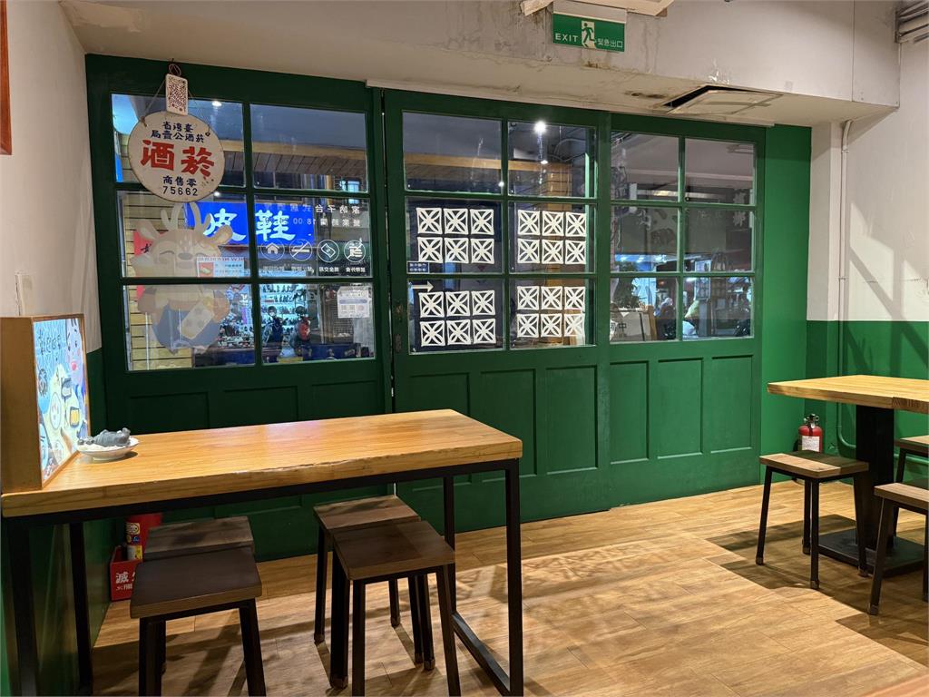 國慶連假訂位「爆滿→24客人全放鳥」！闆娘痛曬「店內空蕩蕩畫面」：你們忍心嗎？