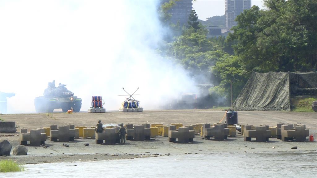 罕見！谷立言進圓山指揮所　觀摩台首場民防應變演習